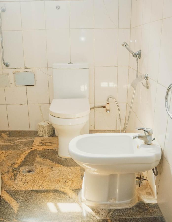 J'S Place Abuja Luaran gambar